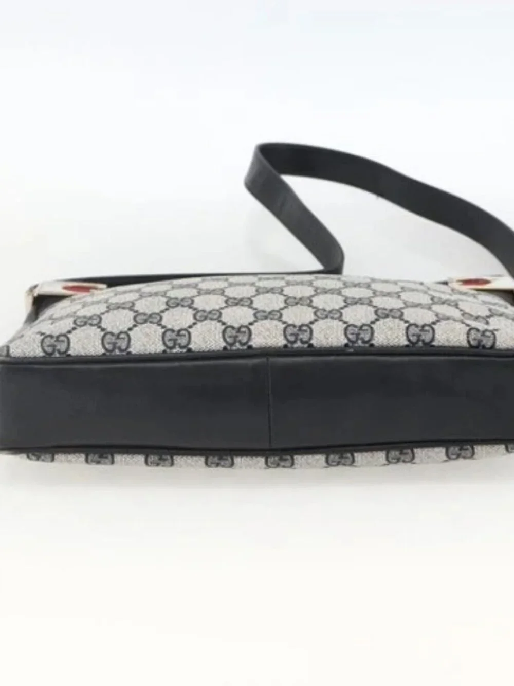 Gucci brand	gucci color	navy